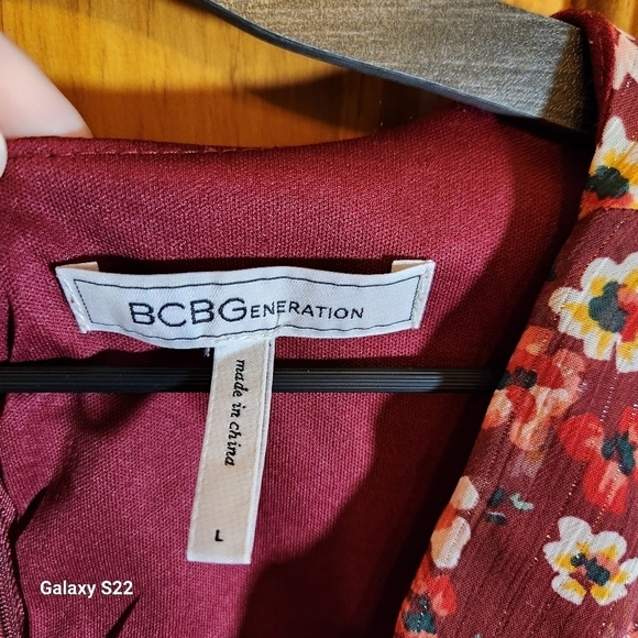 BCBGeneration Deep V neck Skater dress women's size L - Picture 11 of 11